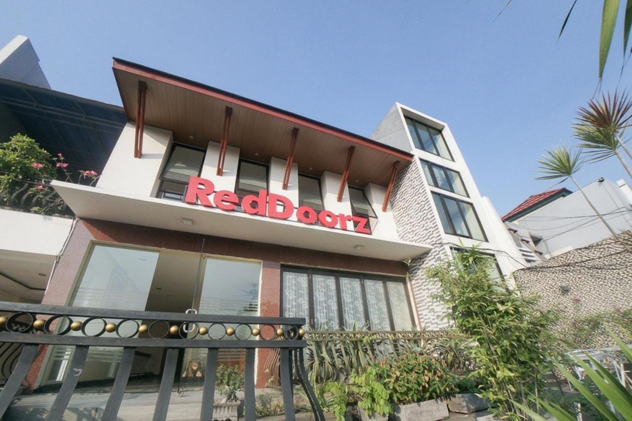 Reddoorz Plus Near Green Pramuka Square Mall Jakarta Extérieur photo