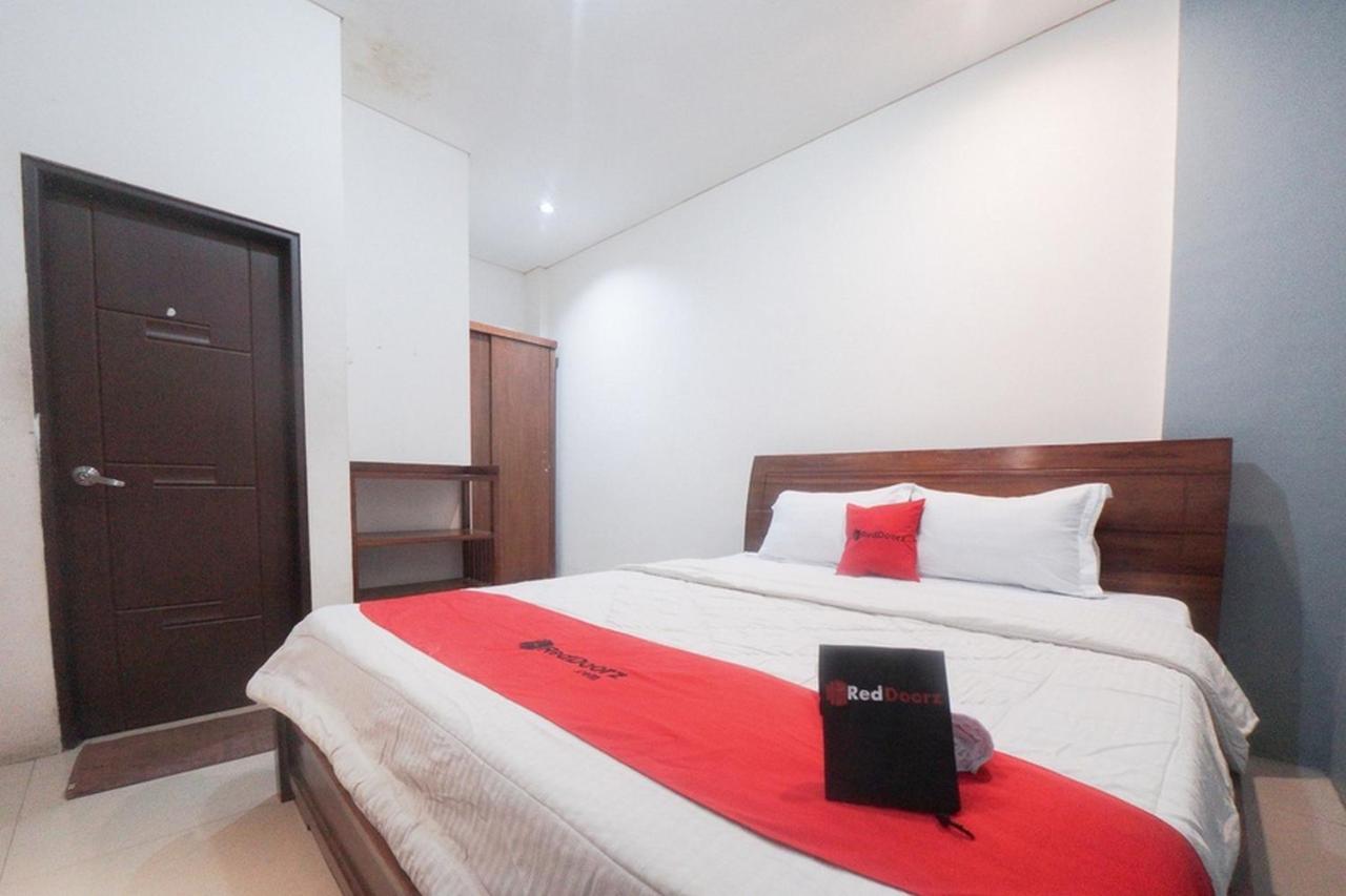 Reddoorz Plus Near Green Pramuka Square Mall Jakarta Extérieur photo