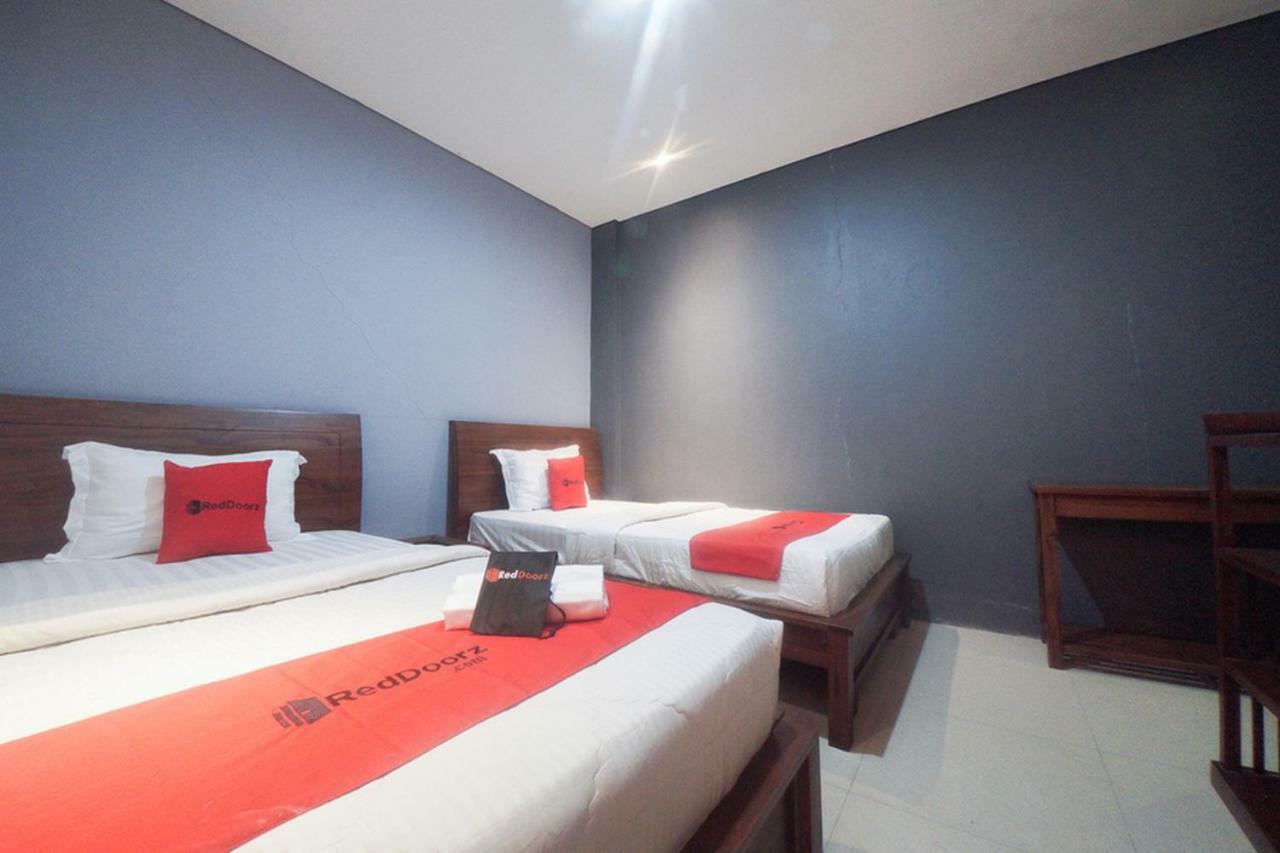 Reddoorz Plus Near Green Pramuka Square Mall Jakarta Extérieur photo