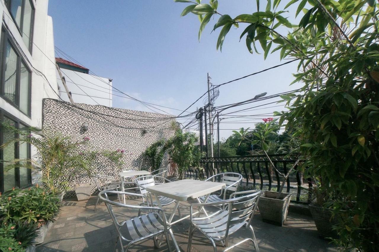 Reddoorz Plus Near Green Pramuka Square Mall Jakarta Extérieur photo